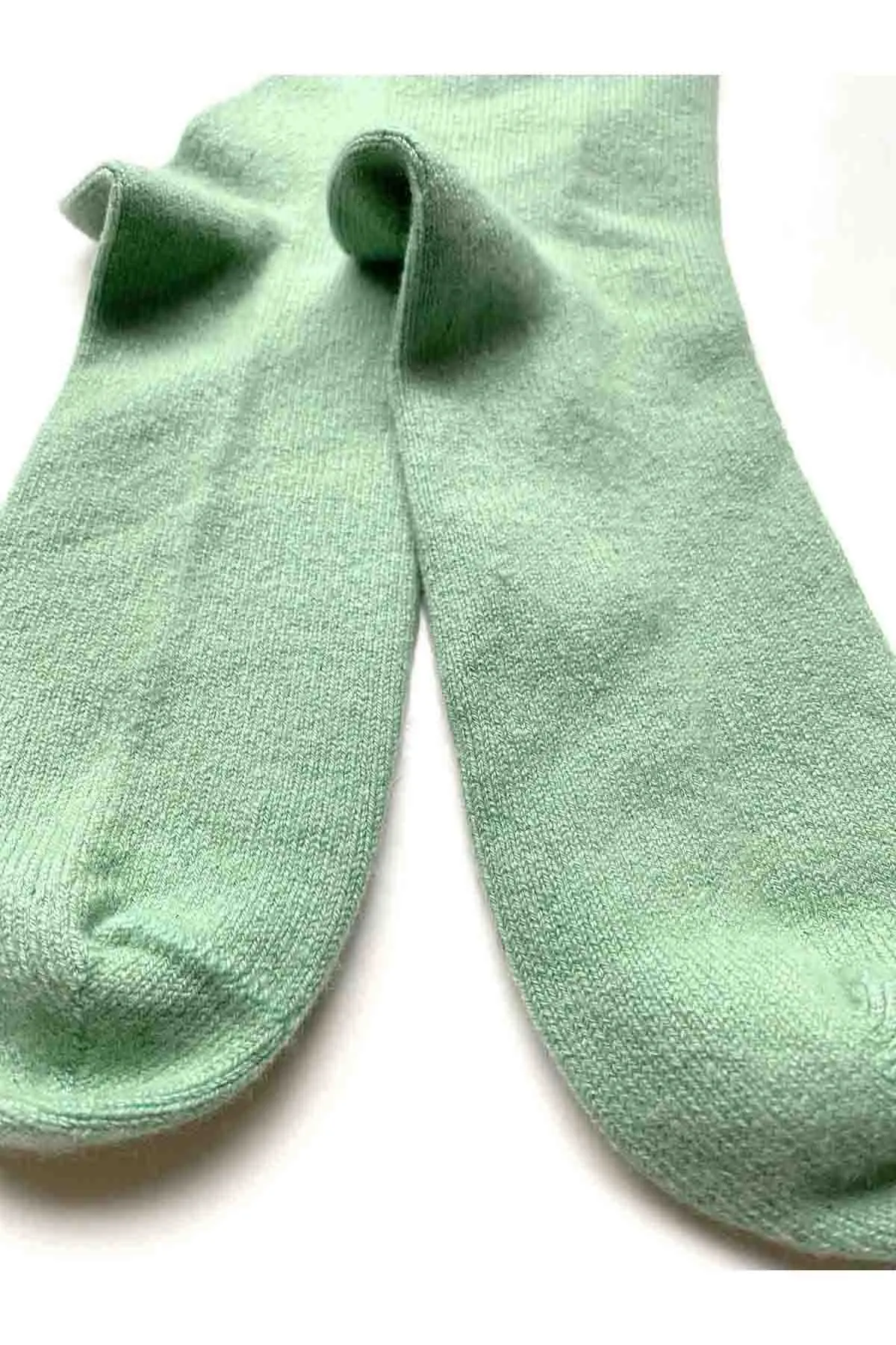 Cashmere socks in Pale green