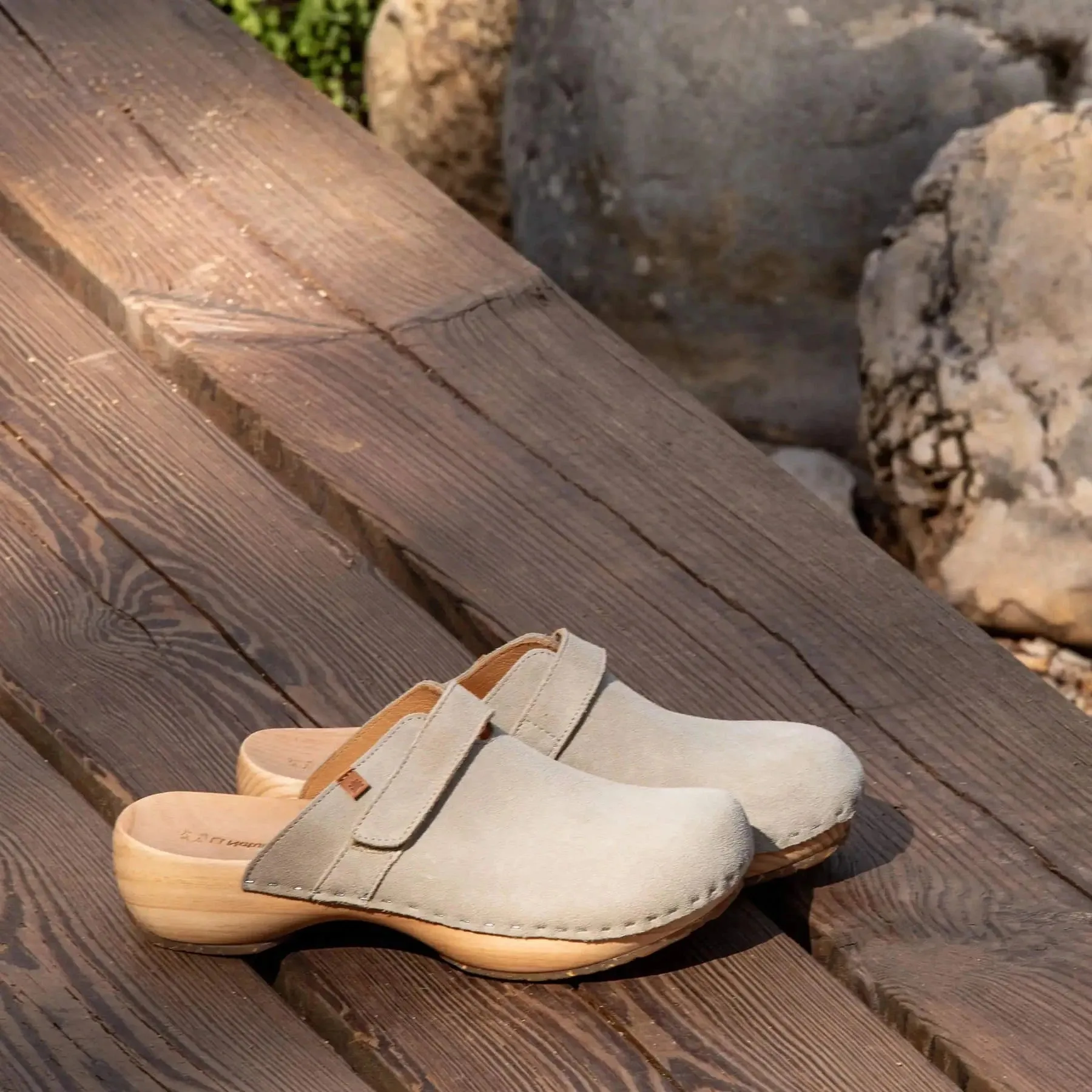 El Naturalista N5834 Clog in Cream