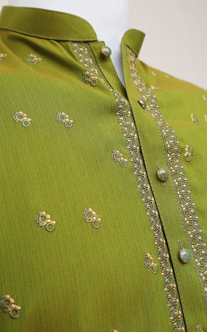 Men Embroidered Kurta Green