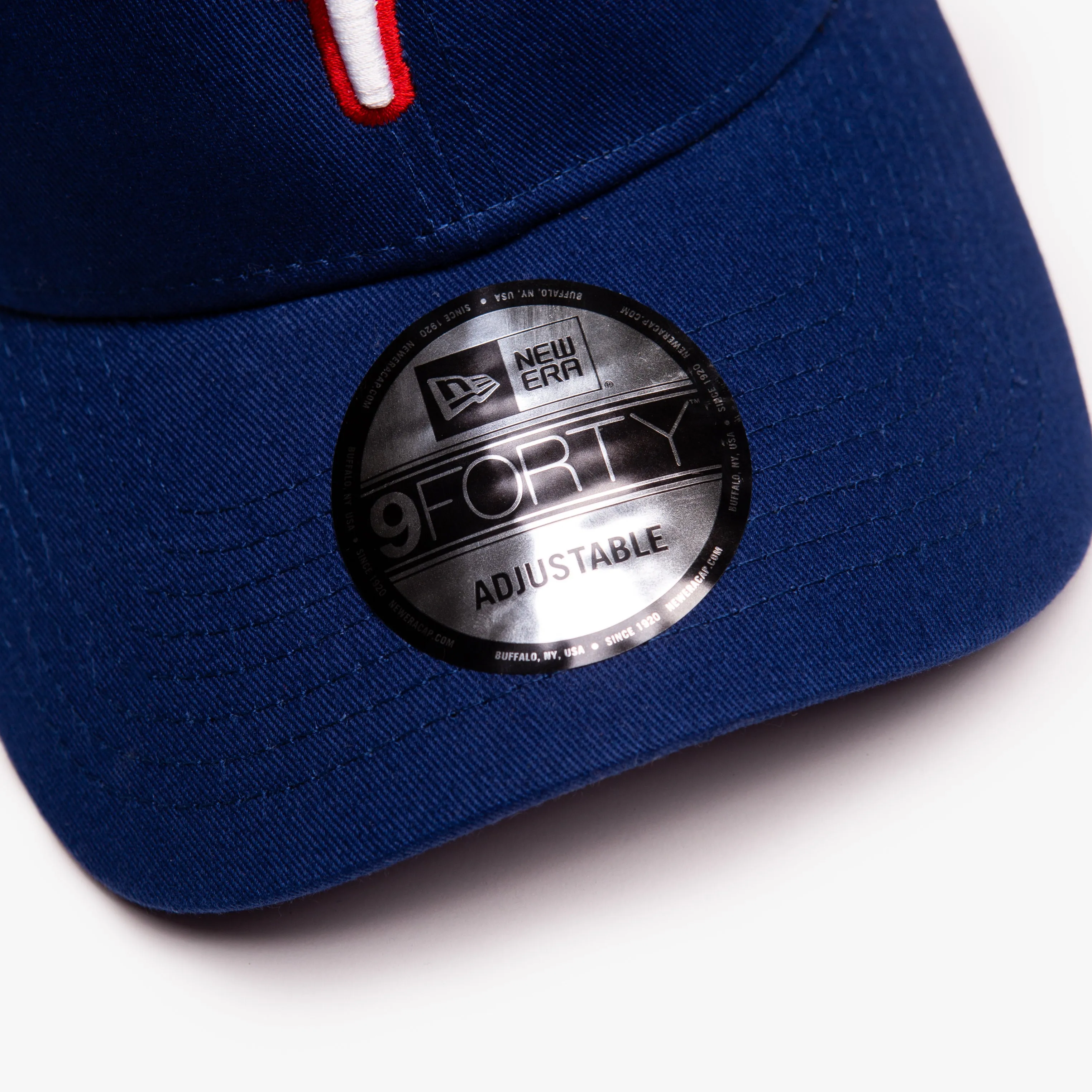 Vin Cap (Royal/White/Red)